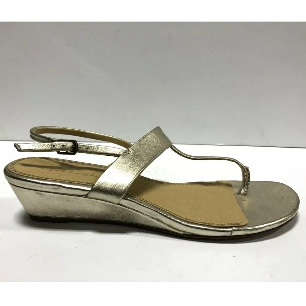 Splendid Women’s Swain, Gold Metallic T Strap Sandals, Size 8 M.